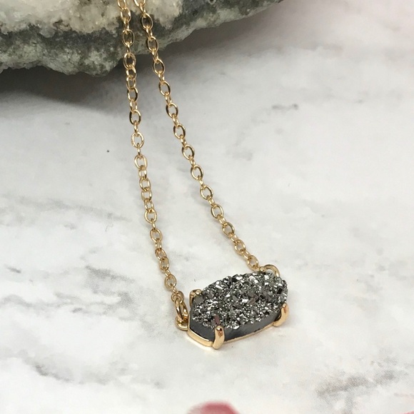 NEW 💎 Gray platinum druzy necklace gold chain - Picture 2 of 4